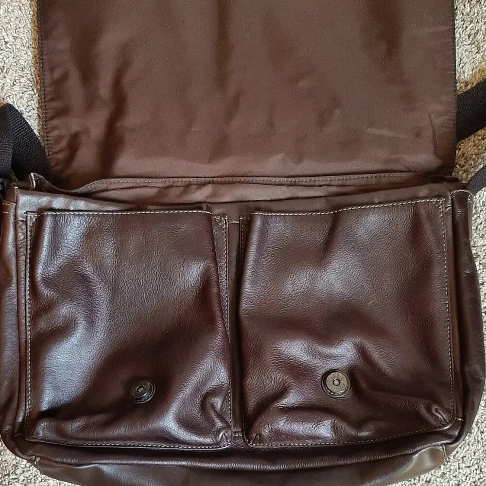 Fossil Brown Leather Messenger Briefcase Crossbody Bag (Flawed)